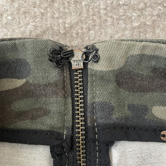 Free People Skirt Womens 8 Green Camo Zip Back Short Stretch Casual Mini - Picture 3 of 7